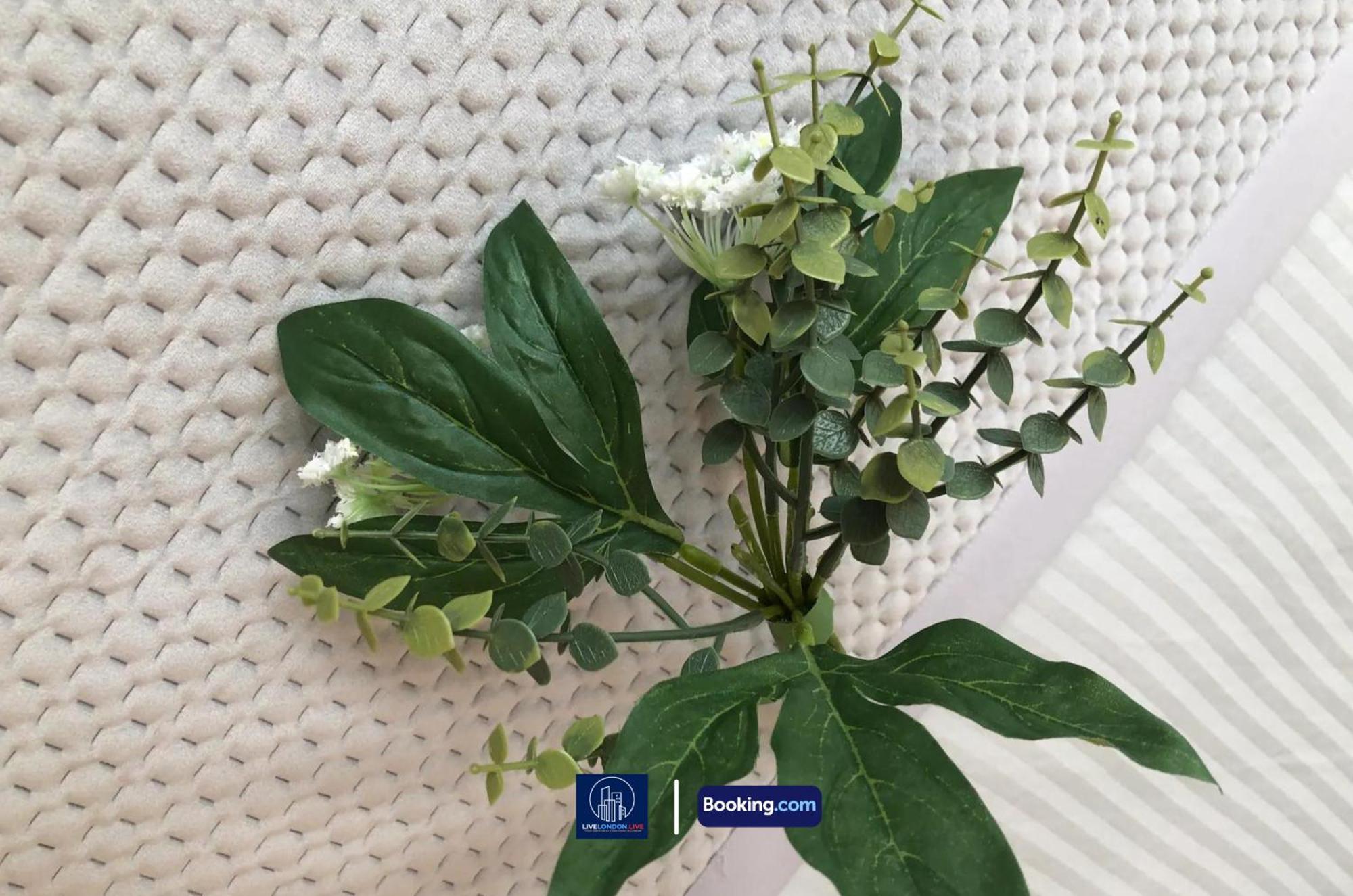 Last-Minute Specials L Sleeps Up To 4 Guests L One-Bedroom Apartment With King Bed And High Ceilings Near Camden By Live London Short Lets & Serviced Accommodation المظهر الخارجي الصورة
