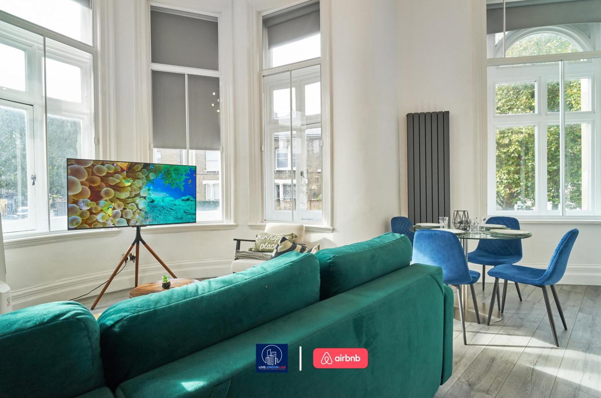 Last-Minute Specials L Sleeps Up To 4 Guests L One-Bedroom Apartment With King Bed And High Ceilings Near Camden By Live London Short Lets & Serviced Accommodation المظهر الخارجي الصورة