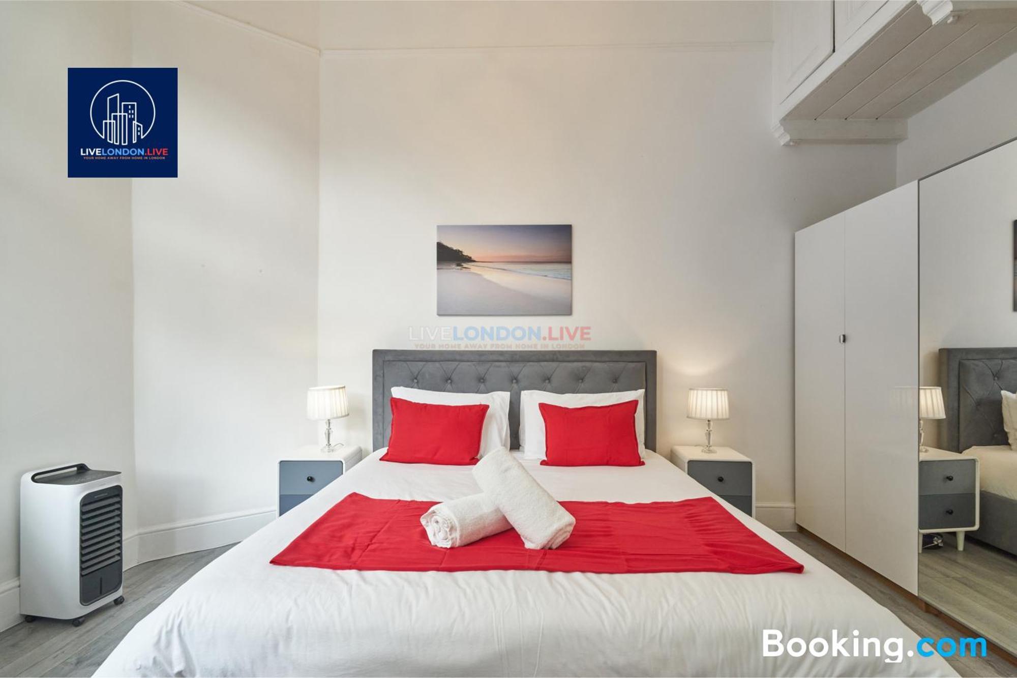 Last-Minute Specials L Sleeps Up To 4 Guests L One-Bedroom Apartment With King Bed And High Ceilings Near Camden By Live London Short Lets & Serviced Accommodation المظهر الخارجي الصورة