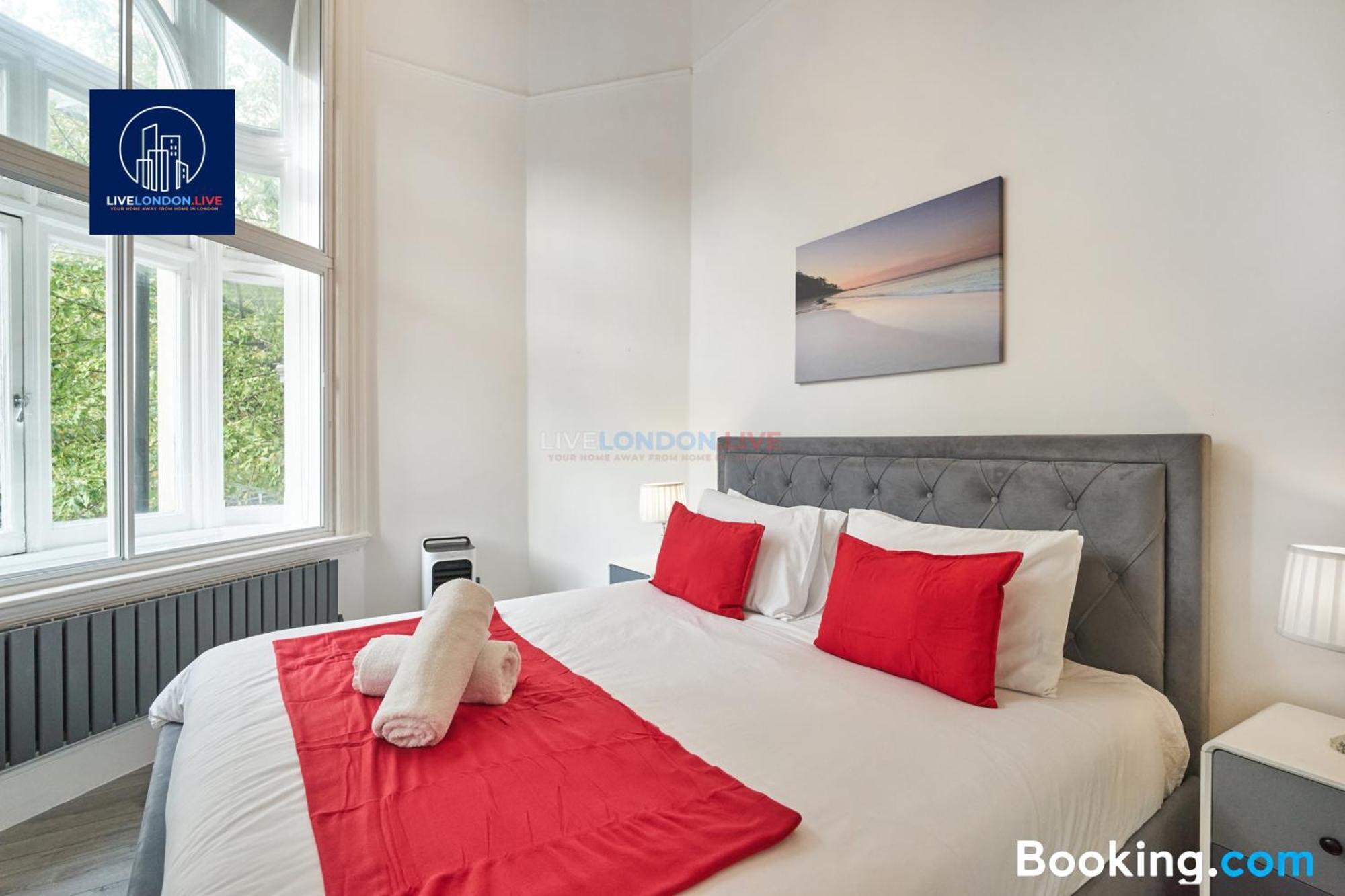 Last-Minute Specials L Sleeps Up To 4 Guests L One-Bedroom Apartment With King Bed And High Ceilings Near Camden By Live London Short Lets & Serviced Accommodation المظهر الخارجي الصورة