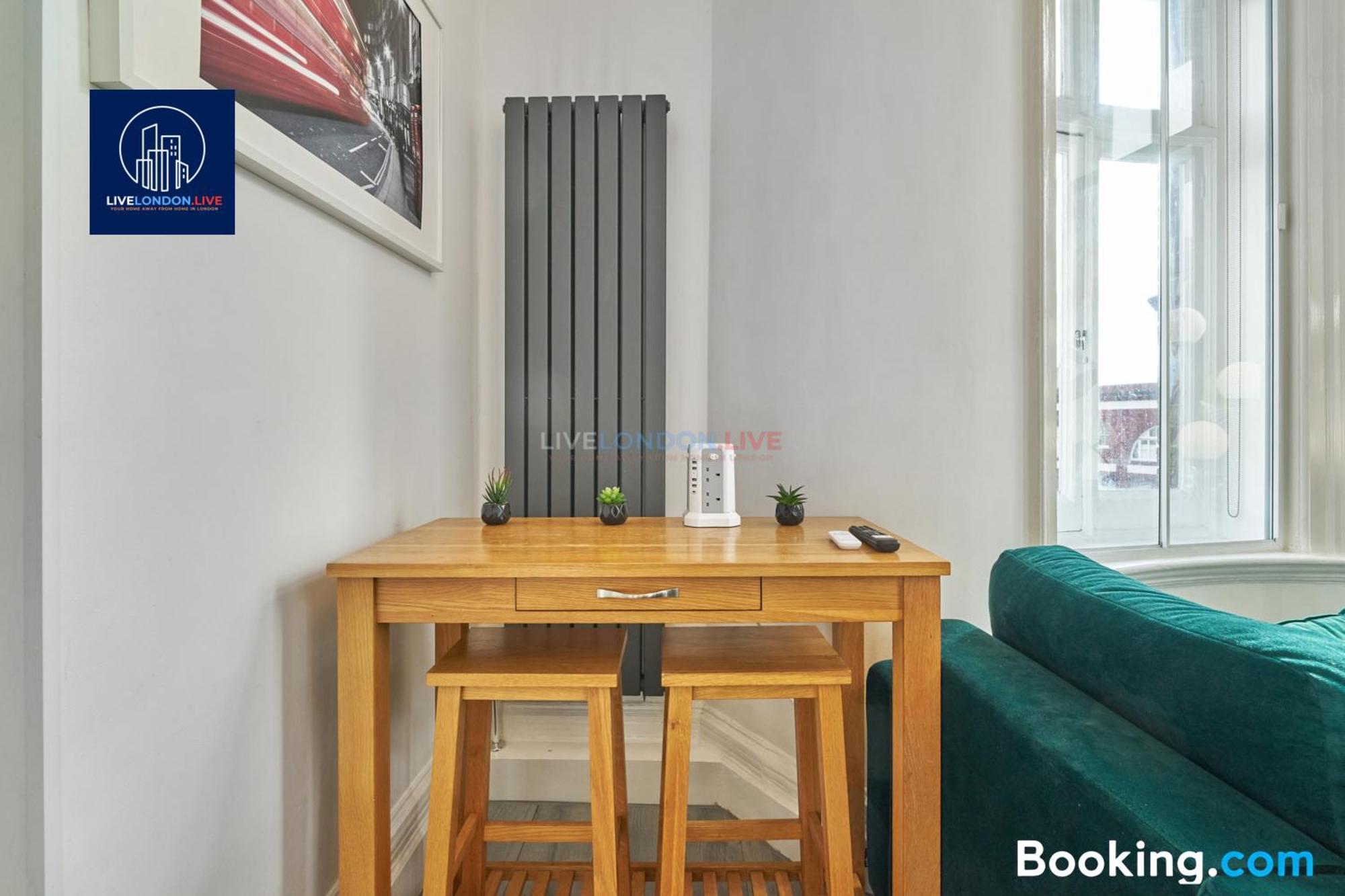 Last-Minute Specials L Sleeps Up To 4 Guests L One-Bedroom Apartment With King Bed And High Ceilings Near Camden By Live London Short Lets & Serviced Accommodation المظهر الخارجي الصورة